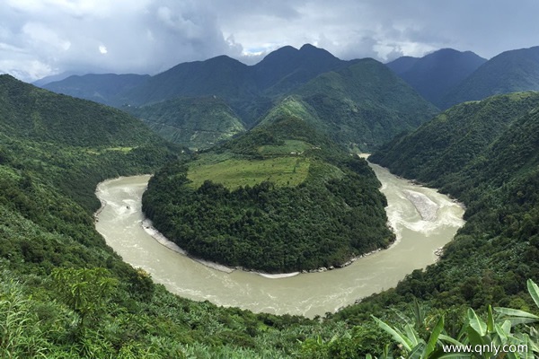 雅鲁藏布大峡谷